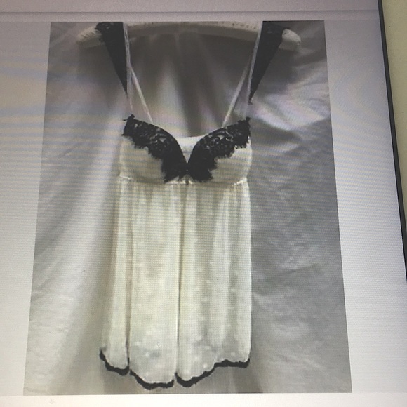 Seductive Wear by Cinema Etoile Sheer polkadot lace nighty. Size Large - Picture 10 of 10